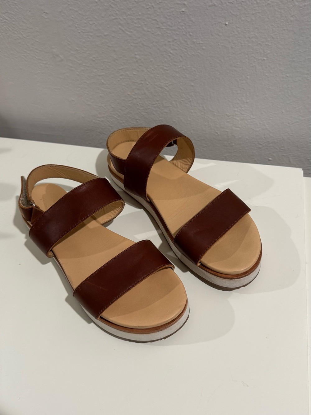 Nisolo Go-To Flatform Brown Leather Double-Strap Sandals in Brandy